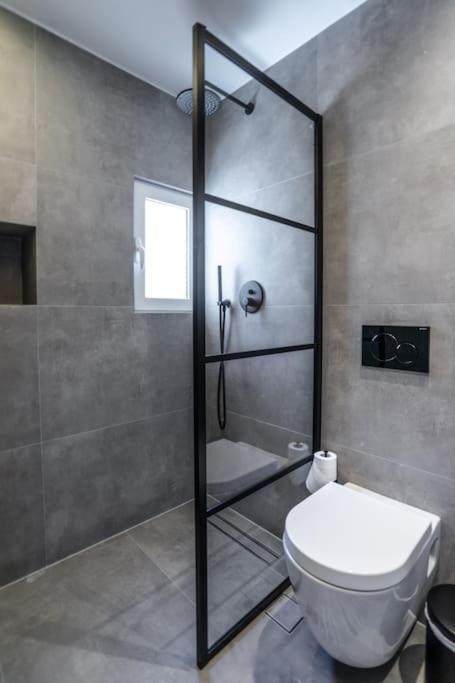 Luxurious Glyfada - Greecing